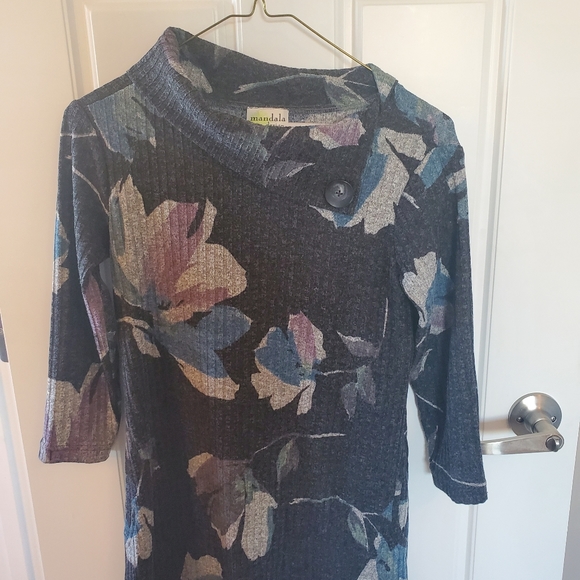 Agnes Tunic - Picture 2 of 2